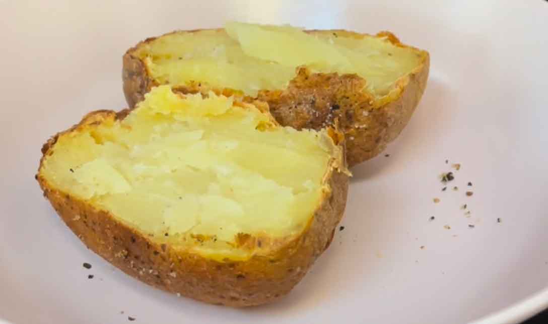 how-to-cook-the-perfect-baked-potato-in-an-air-fryer