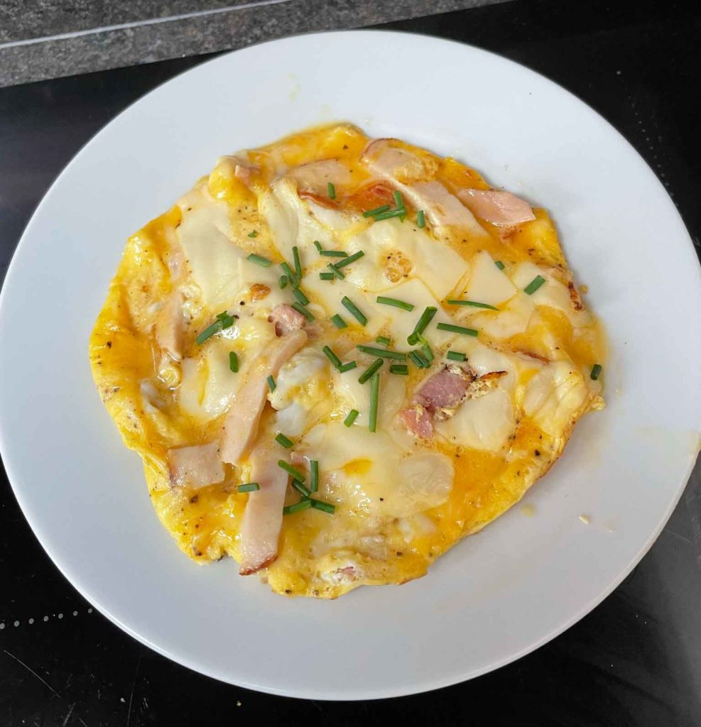 Chicken-and-bacon-omelette